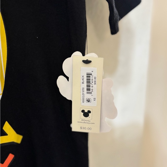 Disney/ Macy’s NWT tag collaboration Minnie Mouse T-shirt - Picture 2 of 4